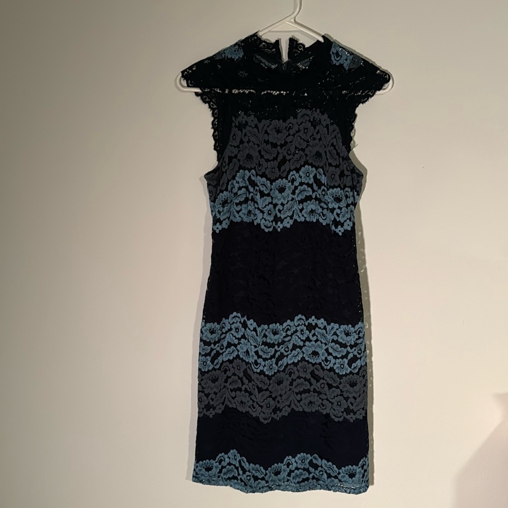 Laundry sleeveless lace dress